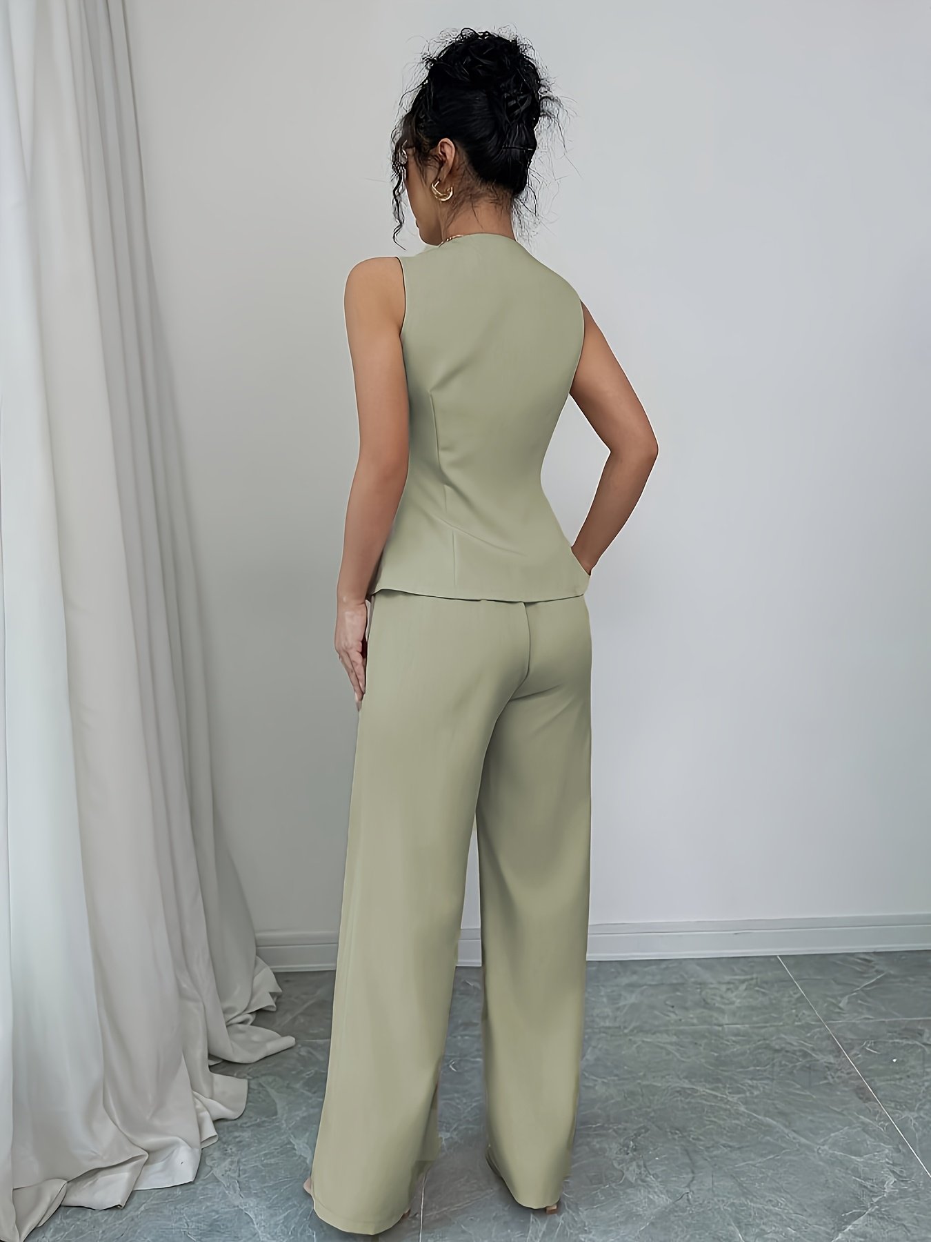 طقم الأناقة العصرية: فيست بياقة V وبنطال واسع الساقين - الصورة 6