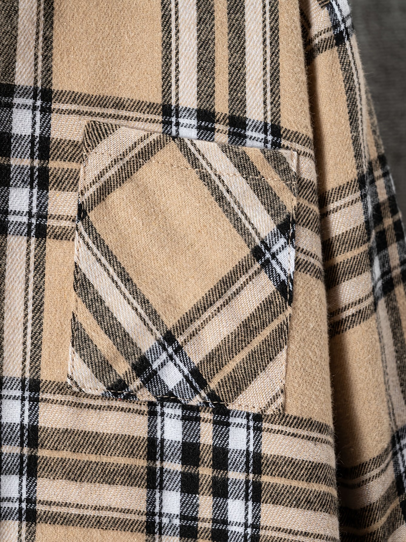 חולצת משבצות קלאסית ואלגנטית לילדים: נוחות וכיף לקטנטנים! – תמונה 5