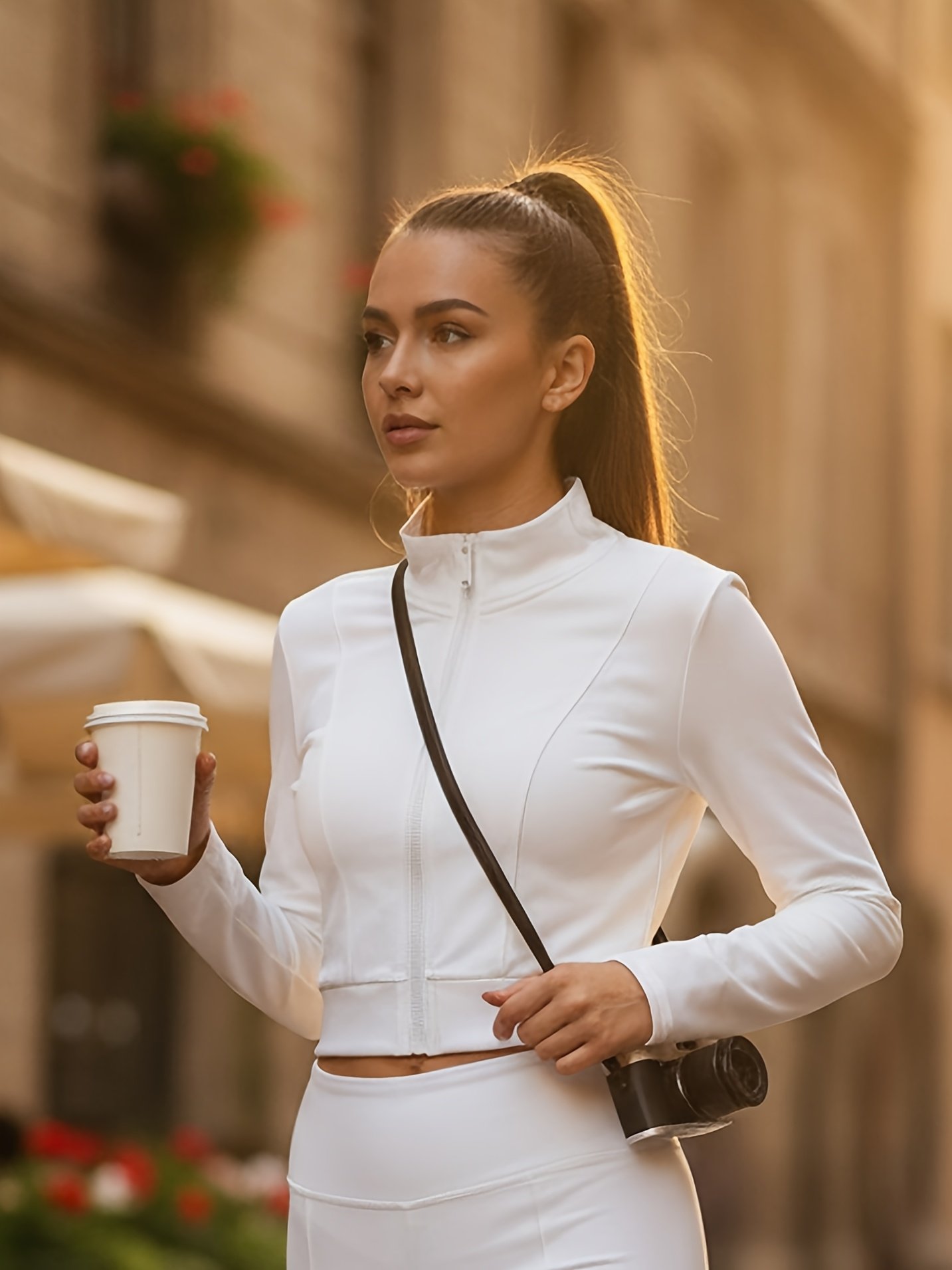 ג'קט הסטייל והאקטיביות: הבהיקי בחופשיות בכל תנועה!