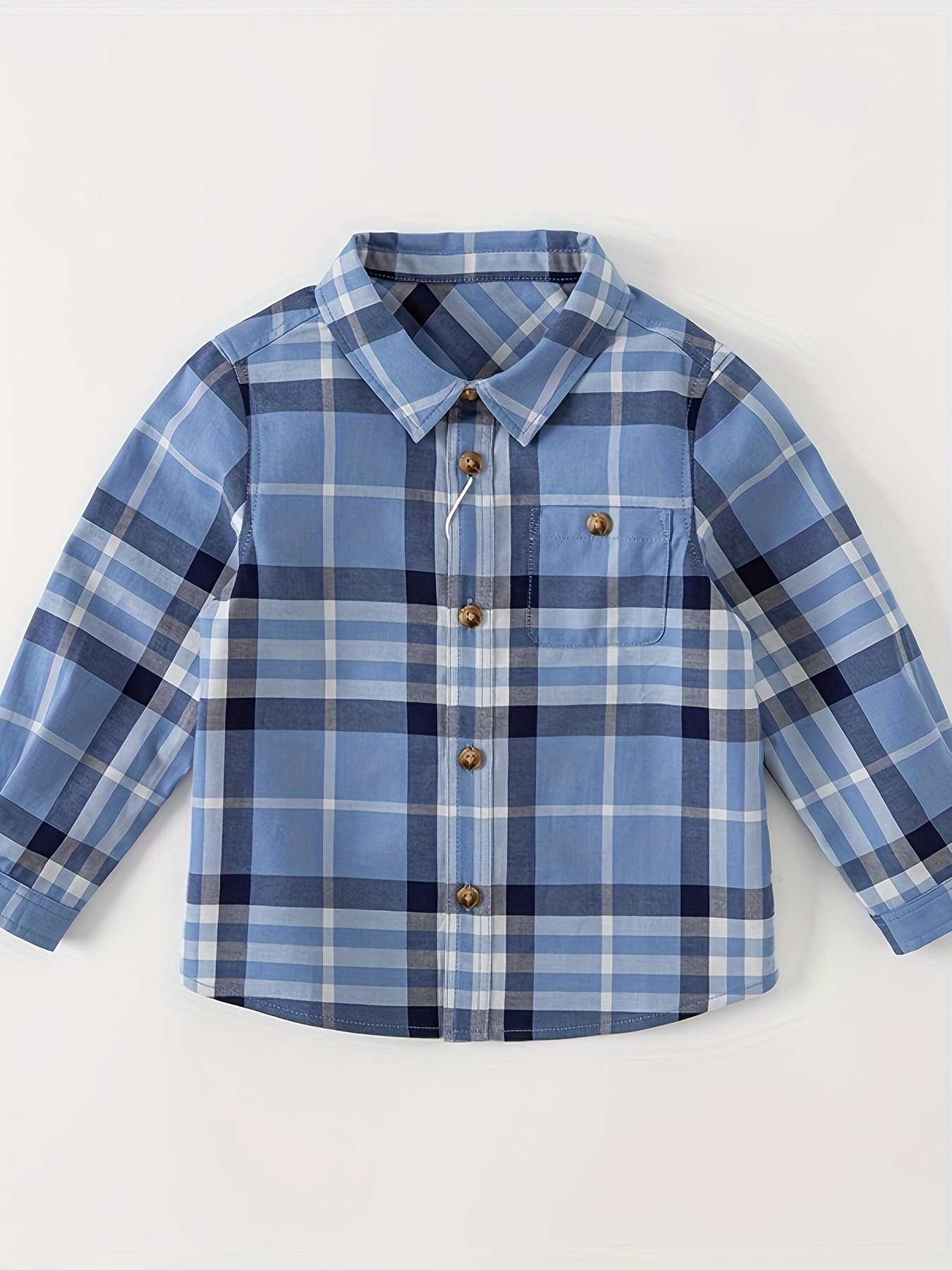 חולצת משבצות לבנים: אלגנטיות ונוחות לכל הרפתקה! – תמונה 4