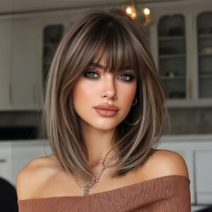 إطلالة ساحرة بلا مجهود: باروكة الشعر المستعار المستقيم