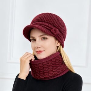 الدفء والأناقة في قطعة واحدة: قبعة الشتاء النسائية المتكاملة!