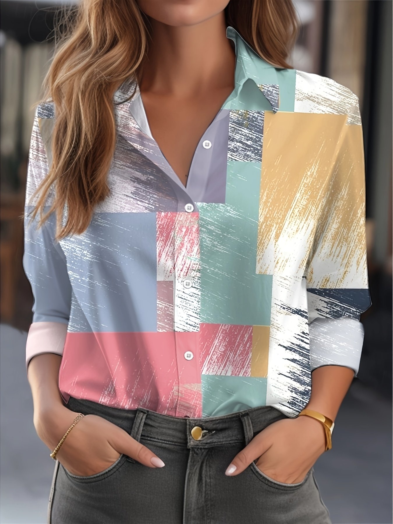 חולצת האלגנטיות היומיומית: נגיעה גיאומטרית למראה הזוהר שלך!