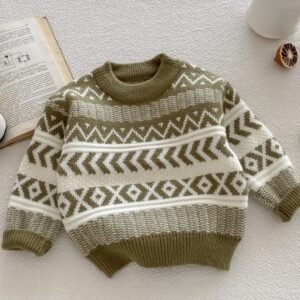 Boys' Pullover: Warmth & Style for Winter Festivities!