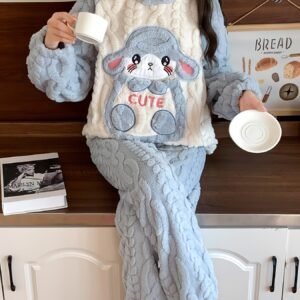 رفاهية الشتاء تبدأ هنا: بيجامة الأرنب المخملية!