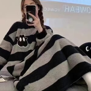 ليالي الشتاء الدافئة: فستان النوم الحراري الأنيق