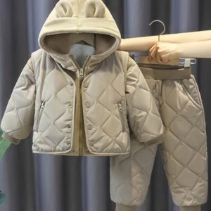 أناقة ومرح في الشتاء: طقم الأولاد الدافئ ذو الثلاث قطع!