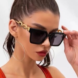 Stylish Square Glasses: A Modern Retro Touch with Hollow Chain Design