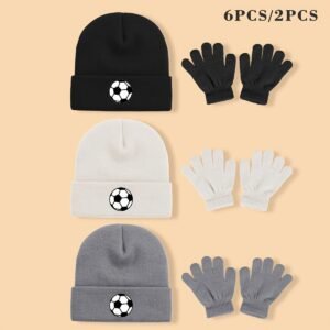 دفء وأناقة الأبطال الصغار: طقم الشتاء الكروي المتكامل!