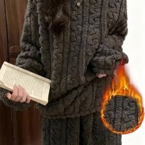 دللي نفسكِ بدفء الشتاء: بيجامة الجاكار المريحة