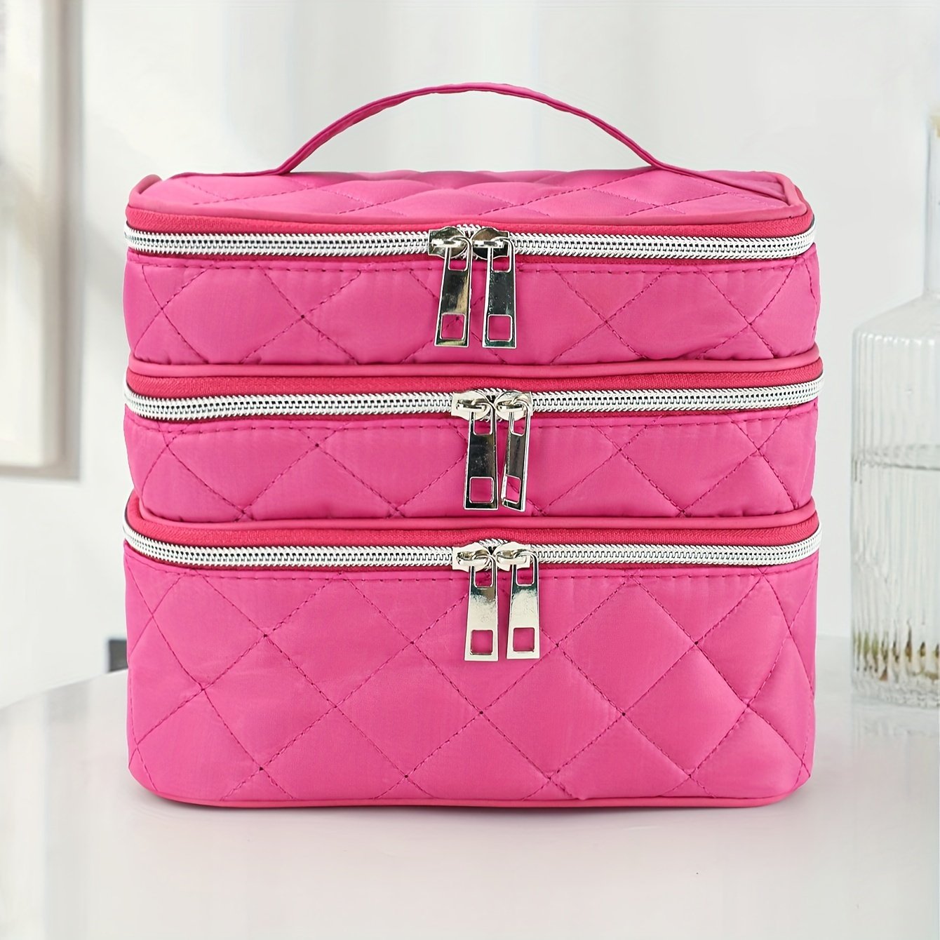 The Ultimate Style Bag: Luxurious Organization for Your Beauty, Anywhere! - Image 4