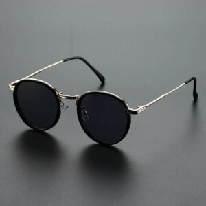 Timeless Elegance Eyewear: Classic Allure & Comprehensive Protection!