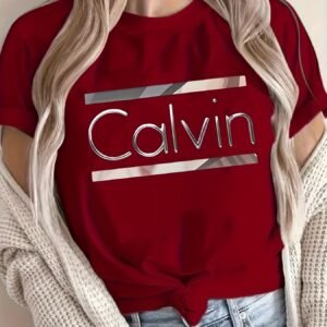 تيشيرت الأناقة العصرية: طبعة مميزة وراحة لا مثيل لها