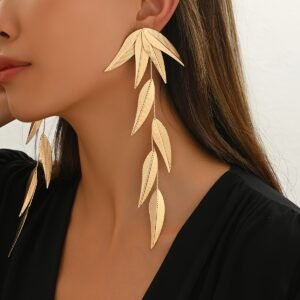 أقراط أوراق الشجر المتدلية: تألقي برونق الأناقة العصرية!