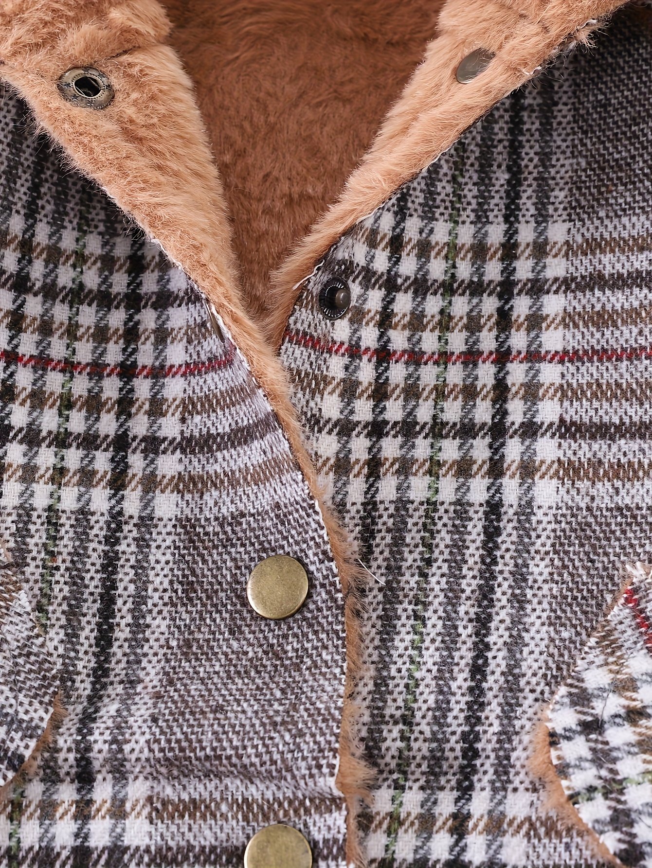 ג'קט משבצות לחורף: חמימות וסטייל מושלם לנסיך הקטן שלך! – תמונה 3