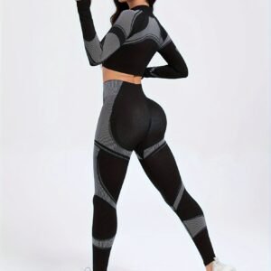 دفء، أناقة، وأداء: طقم الرياضة الشتوي بسحاب كامل