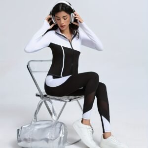 תזרחי בעוצמה ובאלגנטיות: סט היוגה החורפי החדש 2025