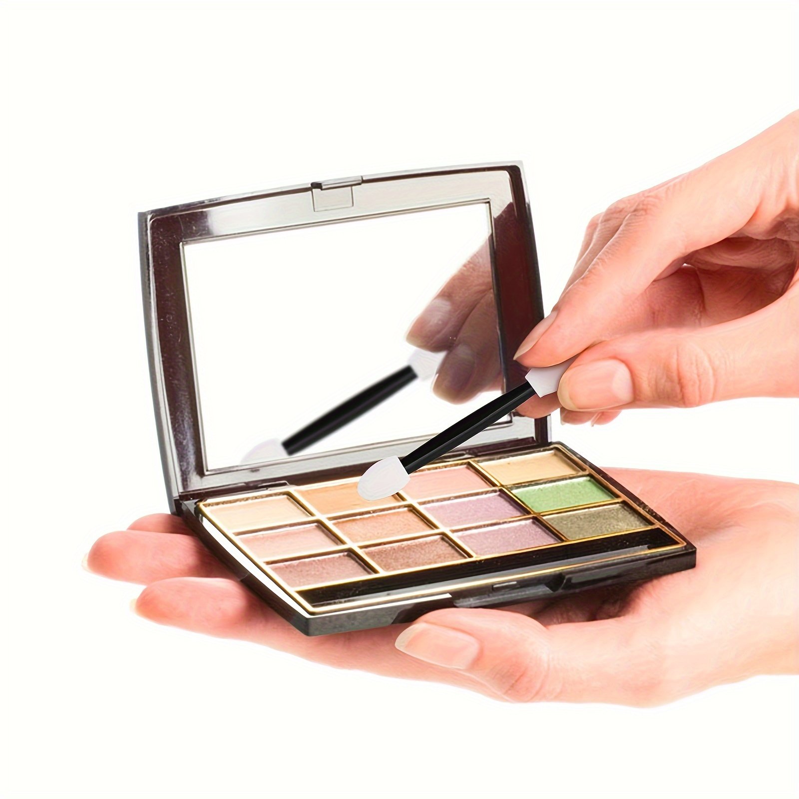 Classic Touch for Enchanting Eyes: Elegant Eyeshadow Applicator Set - Image 12