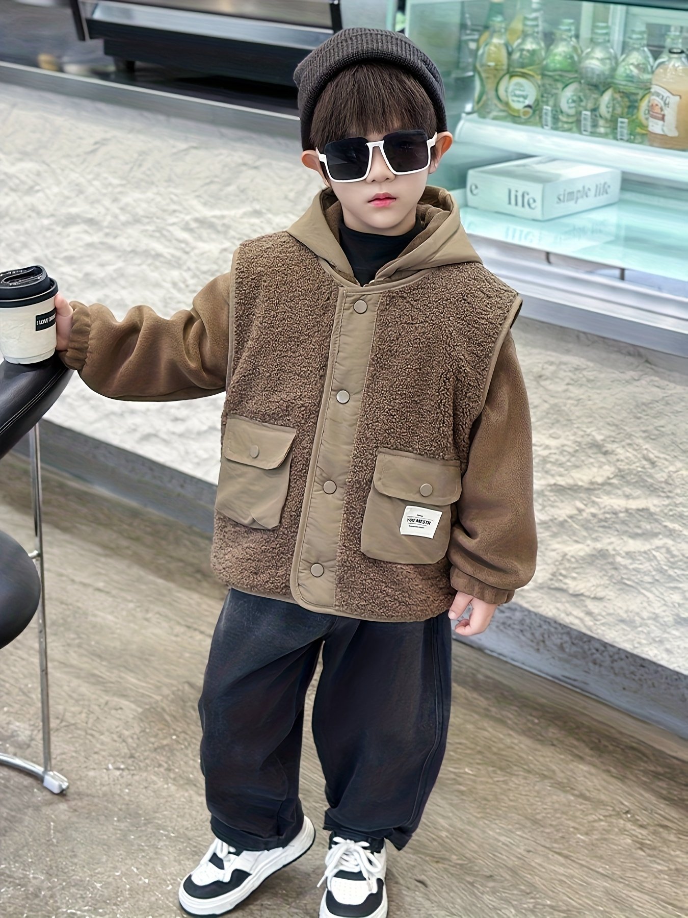 חום יוצא דופן וסגנון אופנתי: מעיל חורף לבנים עם קפוצ'ון! – תמונה 2