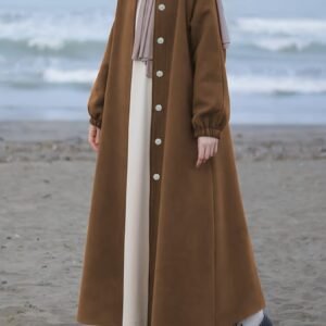 عباءة الأناقة العصرية: إطلالة متكاملة لامرأة اليوم