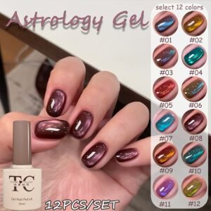 Sparkling Cat Eye: Winter Magic for Your Nails