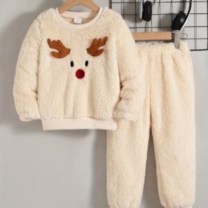 אלגנטיות חורפית וחמימות קטיפתית: סט הבנים המושלם לפעילות!