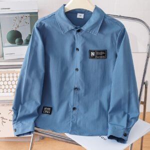 חולצת בנים אלגנטית: סטייל עכשווי להרפתקאות האביב והקיץ!