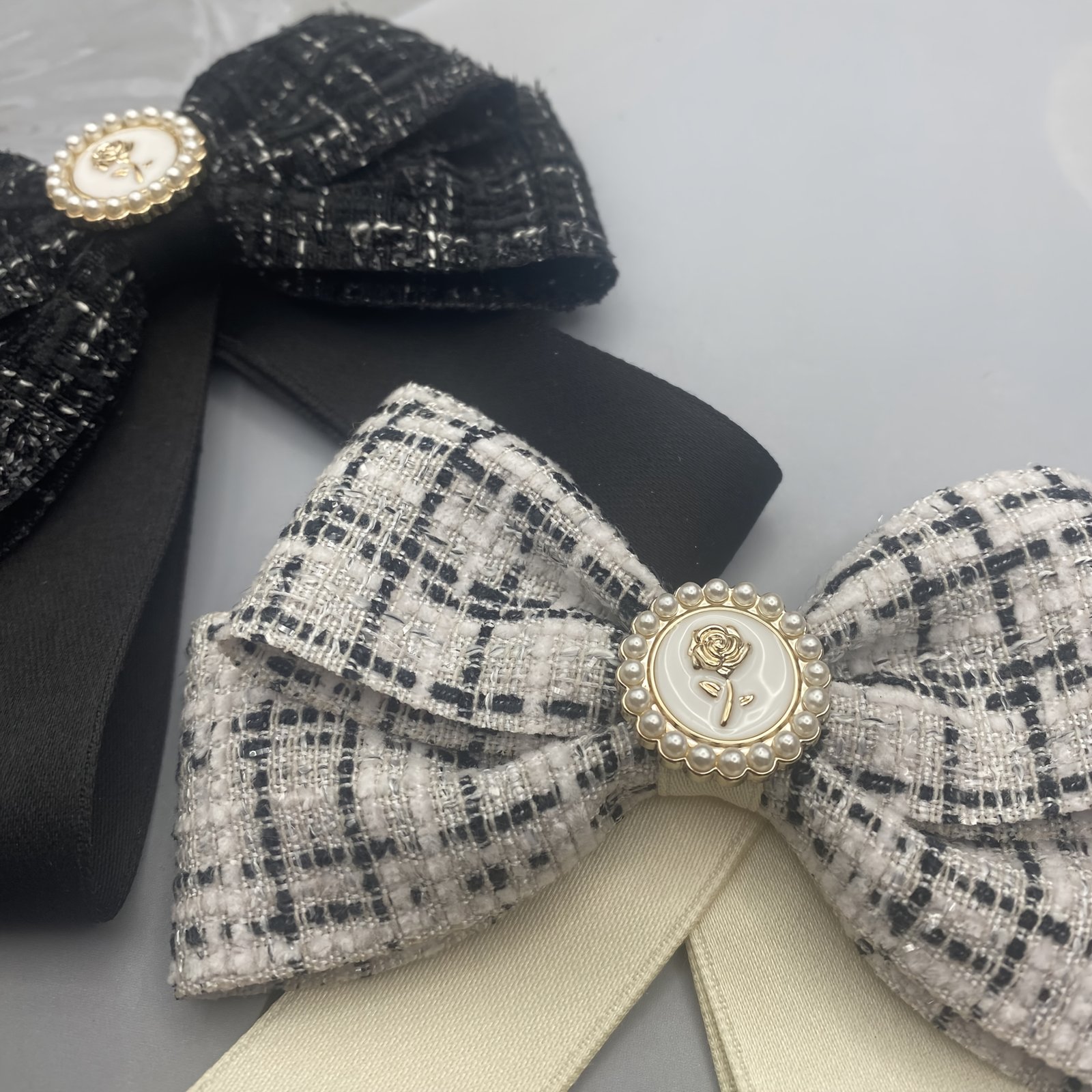 تألقي بلمسة فريدة: ربطة عنق كاروهات أنيقة لموسم الأناقة - الصورة 4