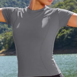 قميص الأداء الرياضي الفاخر: أناقة وراحة لكل حركة!