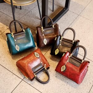 حقيبة الأناقة العتيقة: رحابة لا تضاهى لكل مغامرة!