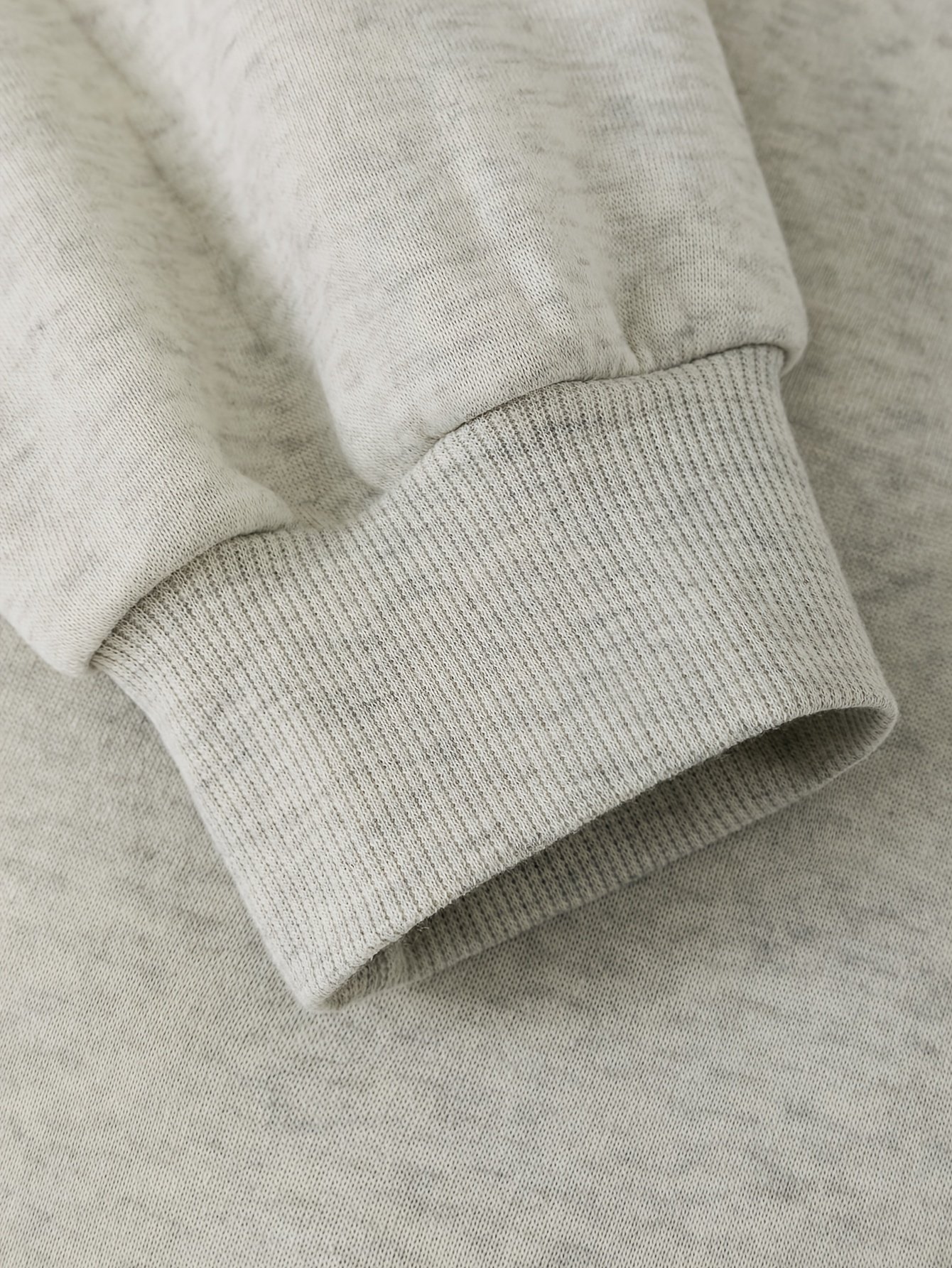 Brooklyn Graphic Hoodie: Irresistible Street Style! - Image 4