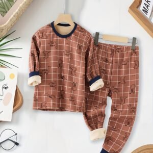 Warm Dinosaur Adventures: Winter Set for Your Little Heroes!