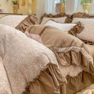 אלגנטיות ונוחות אולטימטיבית: סט מצעי תחרה יוקרתי 4 חלקים