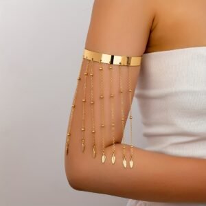 تألق لا يُضاهى: إسوارة الذراع العصرية بلمسة الشارع الأنيقة!