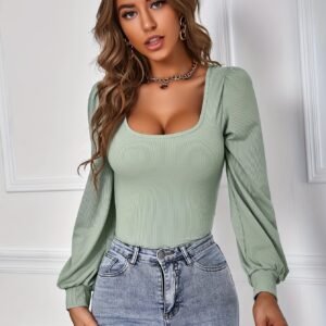 اللمسة الخضراء: أناقة مريحة لمواسمك المتغيرة!