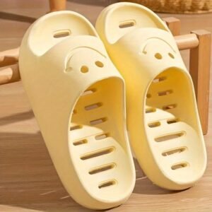 راحة وخفة لكل قدم صغيرة: شبشب العائلة المثالي لكل مغامرة!