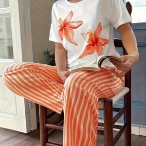 تدللي بأناقة الزهور: طقم بيجامة نسائي لراحة لا مثيل لها!