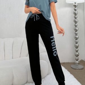 תיהני מנוחות ואלגנטיות: סט פיג'מה ביתי שאי אפשר לעמוד בפניו!