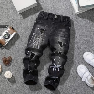 Young Heroes' Jeans: Street Style with an Artistic Touch!