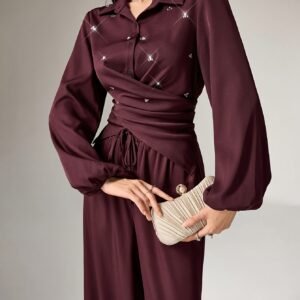 طقم الأناقة الماسية: إطلالة متكاملة لامرأة عصرية