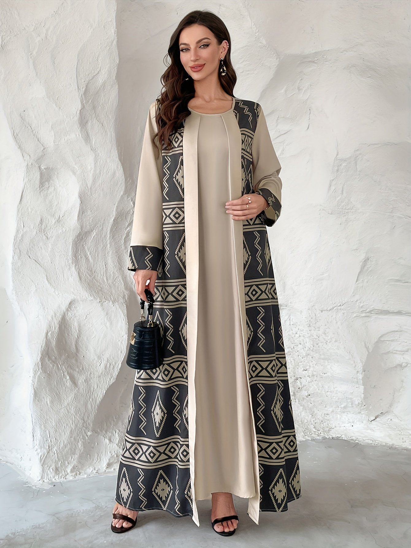 קסם העבאיה הקאקי: אלגנטיות צנועה ועכשווית