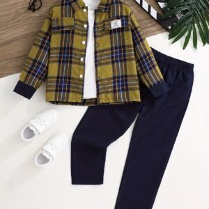 أناقة دافئة لمغامرات صغيرك: طقم الخريف والشتاء الكلاسيكي