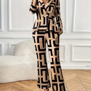 Your Enchanting Look: Elegant Geometric Blazer Set