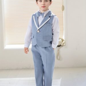 أناقة الأمير الصغير: بدلة فتيان راقية بثلاث قطع لكل المناسبات!