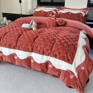 سرير الأحلام: مجموعة لحاف المخمل الحليبي الفاخرة لدفء وراحة لا تضاهى