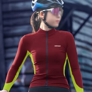 ז'קט ביצועים וסטייל: צאי לדרך בביטחון שאין שני לו!