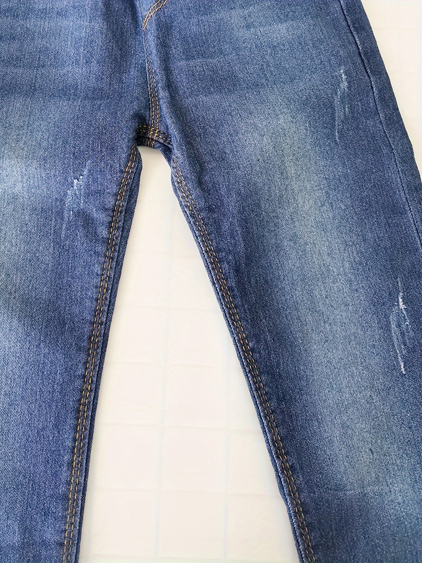 ג'ינס דנים לבנים: סטייל שאין כמותו ונוחות אינסופית! – תמונה 3