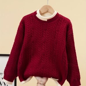 دفء وأناقة لا مثيل لهما: كنزة الموسم الجديدة لصغارك!