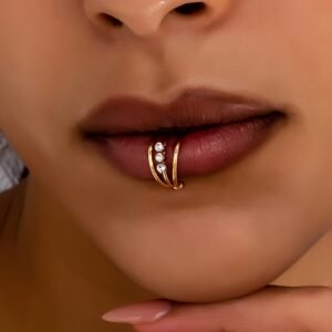 حلقة الأنف والشفاة الذهبية: بريق لا يُقاوم لأناقتك اليومية!