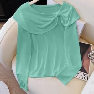 جاذبية الأناقة الفرنسية: قميصك الأساسي لكل المواسم